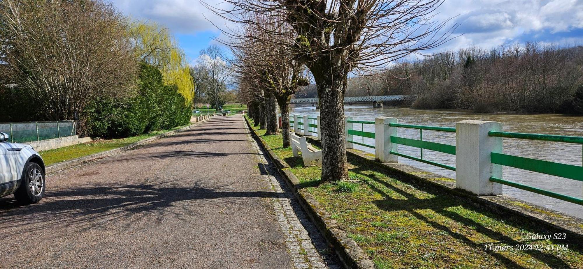 Pavillon Avec Jardin Clos Au Bord De L'Yonne Coulanges-sur-Yonne ภายนอก รูปภาพ