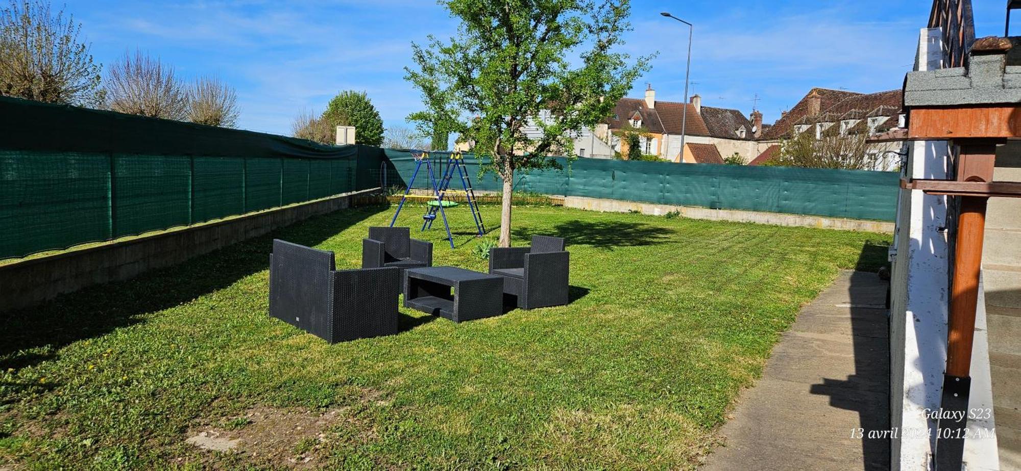 Pavillon Avec Jardin Clos Au Bord De L'Yonne Coulanges-sur-Yonne ภายนอก รูปภาพ