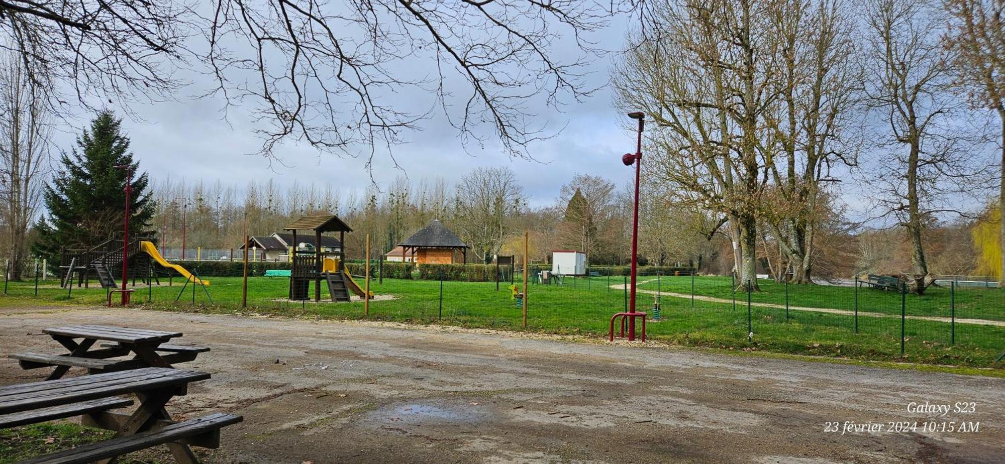 Pavillon Avec Jardin Clos Au Bord De L'Yonne Coulanges-sur-Yonne ภายนอก รูปภาพ